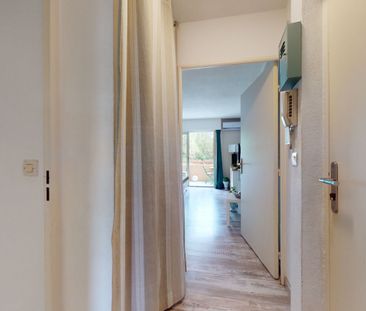 Appartement meublé 2 pièces, joliment décoré, terrasse sud sans vis... - Photo 6