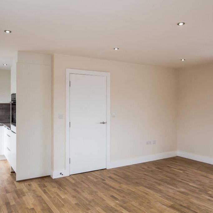 Flat to rent - Photo 1