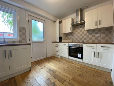 3 bedroom house to rent - Photo 3