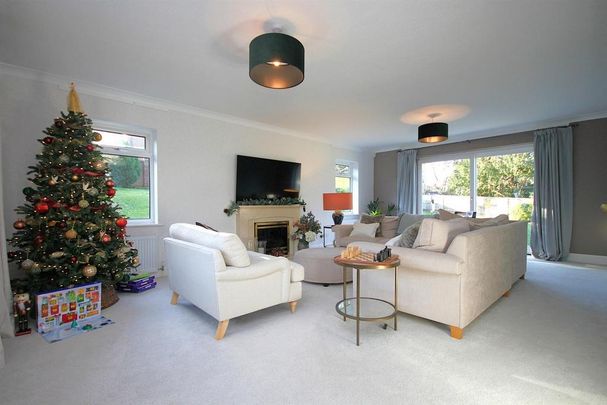 4 bedroom detached house to rent - Photo 1