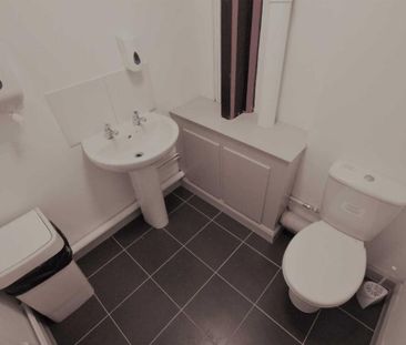 1 bedroom in a house share to rent - Photo 6