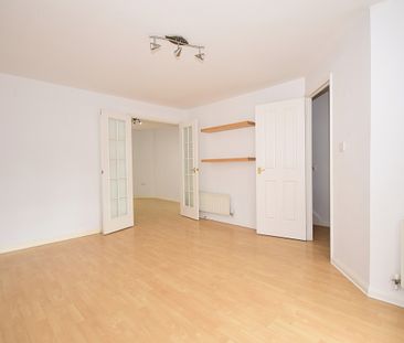 3 bedroom end of terrace house to rent - Photo 1