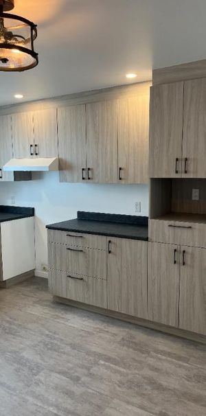 Granby - Logement 5 1/2, renové au 1ier étage d'un triplex - Photo 1