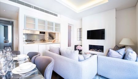 2 Bedroom Apartment, Green Street, Mayfair, W1K - Photo 3