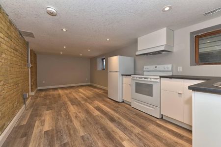 For Lease - 870 Queens Avenue, London East, Ontario - Photo 3