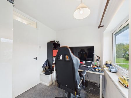 Firs Close, Hazlemere, High Wycombe,HP15 - Photo 4