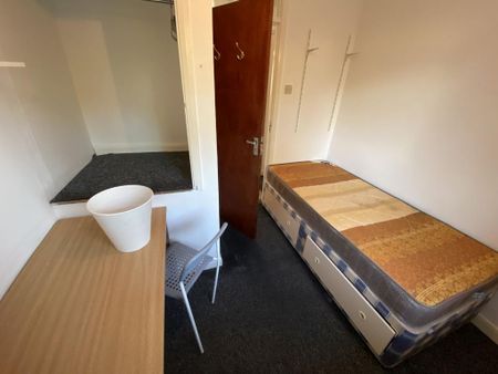 3 bedroom house share to rent - Photo 4