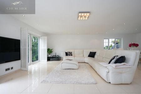 6 bedroom detached house to rent - Photo 4