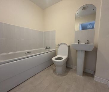 3 bedroom semi-detached house to rent - Photo 6