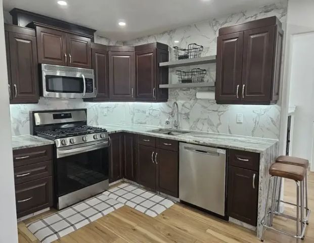 2 Bedroom Fully furnished | Calgary - Photo 1