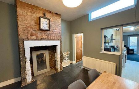 2 bedroom terraced house to rent - Photo 2