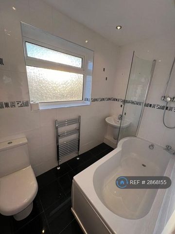 3 bedroom terraced house to rent - Photo 3