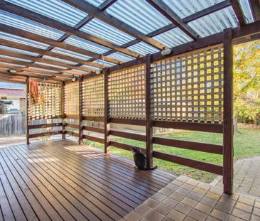 Family Home in the Heart of Kaleen - Photo 5