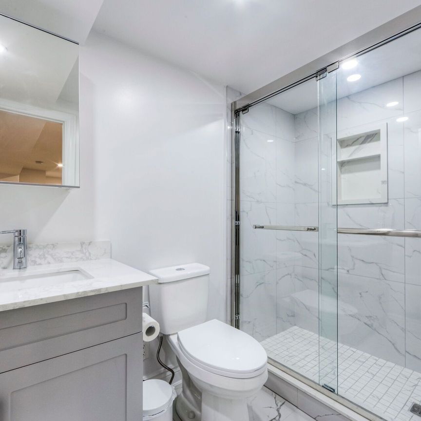 For Lease - 1051 Caven Street, Mississauga, Ontario - Photo 1