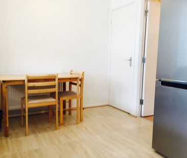 4 Bed Terraced House, Ivy Court, SE16 - Photo 2
