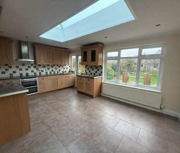 3 bedroom end of terrace house to rent - Photo 5