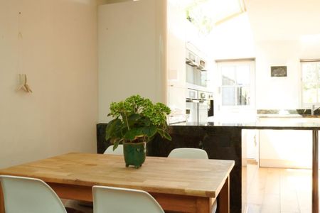 2 Bed Terraced House, Queens Road, SW14 - Photo 4