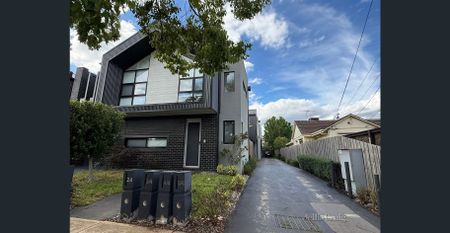 Modern Comfort in a Prime Reservoir Pocket - Photo 4