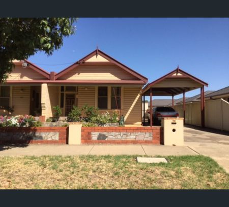 1/103 Corio Street, Shepparton, Vic 3630 - Photo 3
