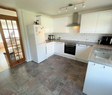 3 bedroom detached house to rent - Photo 6