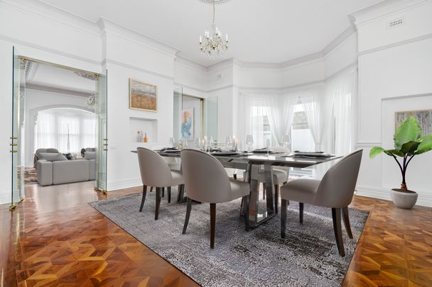 Superbly Located Property With Grand Proportions And Style - Photo 1