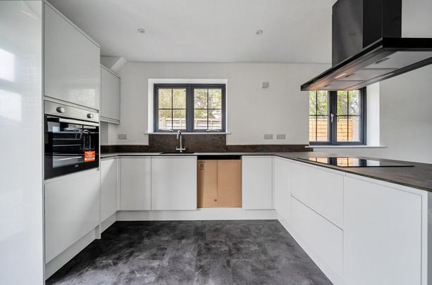 3 bedroom bungalow to rent - Photo 1