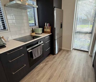 Modern Comfort in a Convenient City-Fringe Location - Photo 3