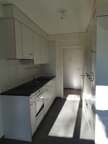 grosszügige 2.5-Zimmerwohnung mit Gartensitzplatz - Photo 2