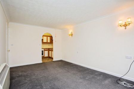 1 bedroom retirement property to rent - Photo 2