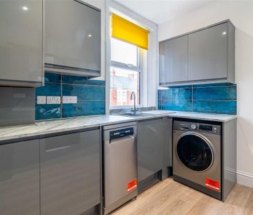 5 bedroom maisonette to rent - Photo 1