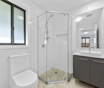 Contemporary and Private ** Available 29/12/25 ** - Photo 3