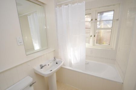1 bedroom ground floor flat to rent - Photo 4
