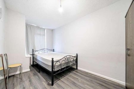 Reading, Berkshire, RG6 - Photo 5