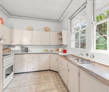 Family Home within West Pennant Hills Public catchment - Photo 5