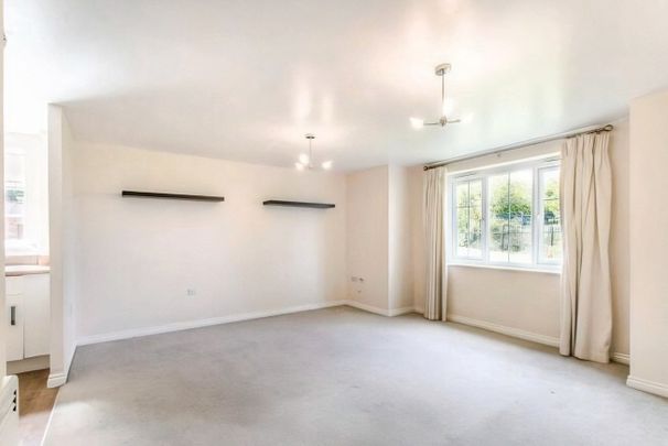 2 Bed Flat, Murray View, LS10 - Photo 1