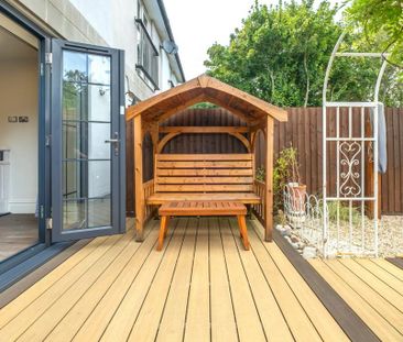 2 bedroom end of terrace house to rent - Photo 1