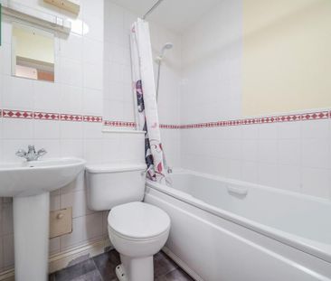 2 bedroom flat to rent - Photo 6