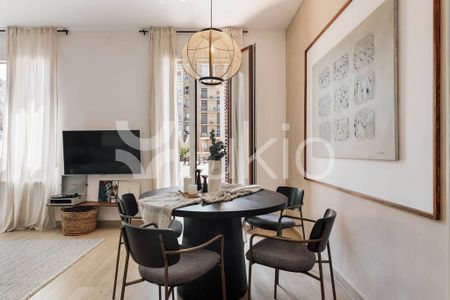 4 room luxury Apartment for rent in Barcelona, Catalonia - Photo 2