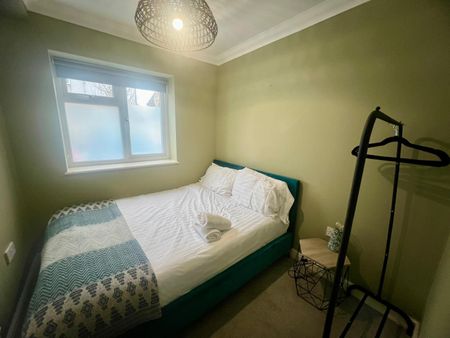 Cowbridge Road East, Cardiff - Photo 4