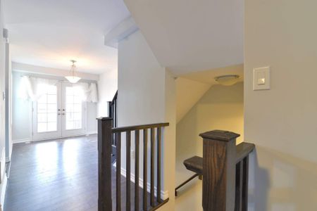 For Lease - 3062 Gardenia Gate, Oakville, Ontario - Photo 4