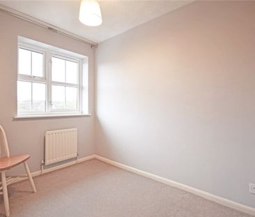 Well presented 2 bedroom terraced house situated in the popular vil... - Photo 3