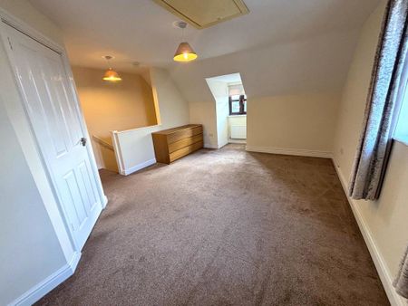 3 bedroom semi-detached to let - Photo 3