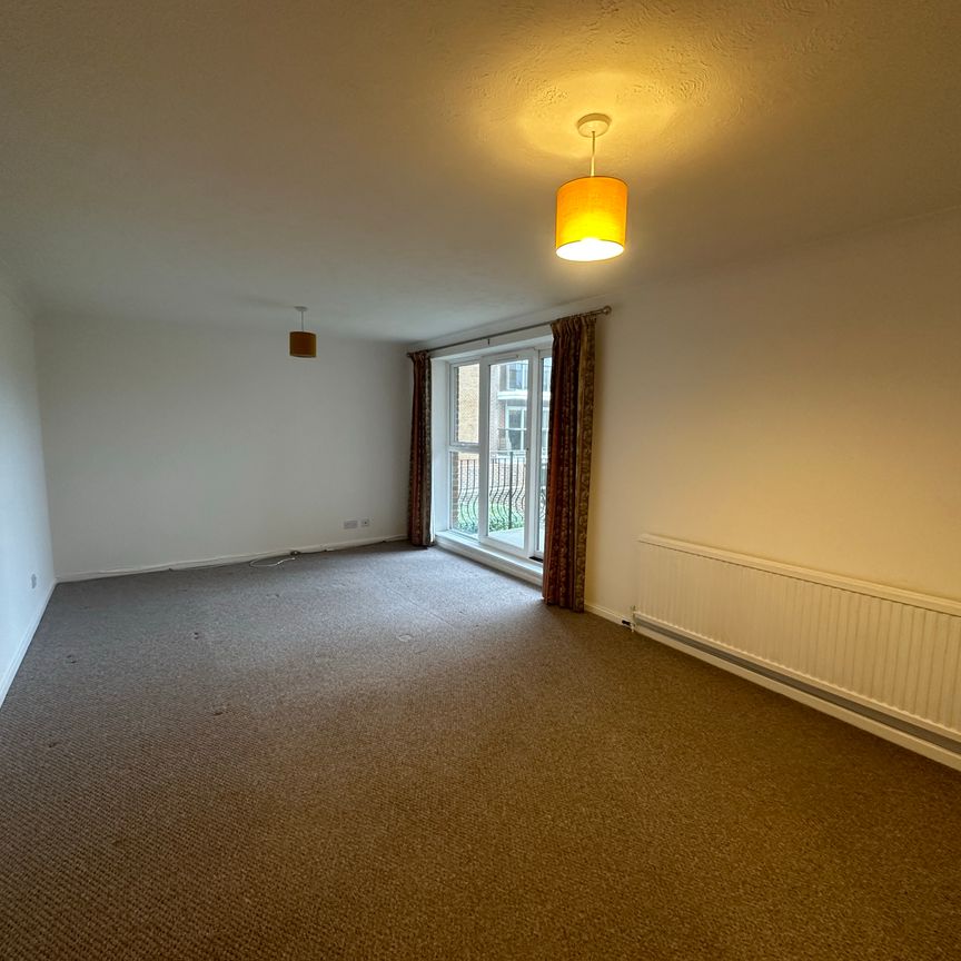 2 bedroom apartment to rent Cardinal Court, Grand Avenue, Worthing, BN11 - Photo 1