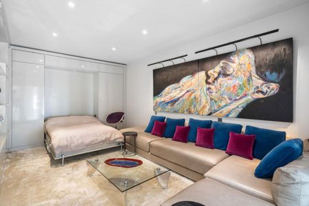 A stylish 3 bedroom duplex apartment with private outdoor space to rent in Connaught Place, Hyde Park - Photo 3