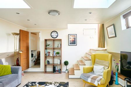 2 bedroom houseboat to rent - Photo 2