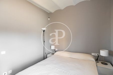 Penthouse for rent on Ronda Sant Antoni - Photo 2