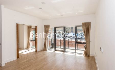 4 Bedroom flat to rent in Finchley Road, Golders Green, NW11 - Photo 5