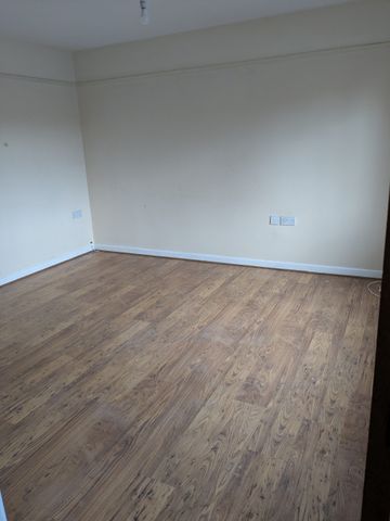 ***APPLY ONLINE***3 Bed House, Rhodfa Bevan, Cadoxton, Neath -Max 4 persons - Photo 2