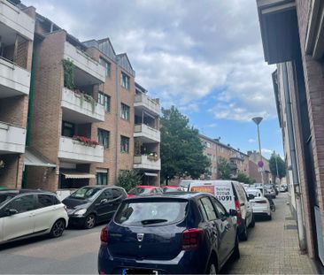 KREFELD-INRATH - SCHÖNE LICHTDURCHFLUTETE DREI ZIMMER MAISONETTE-WOHNUNG - MIT BALKON UND STELLPLATZ - Foto 4