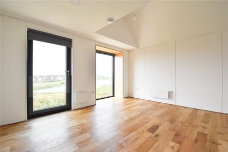 Well presented 4 bedroom semi-detached house situated within the growing community of Northstowe. Allocated parking. Highly efficient electric heating. Unfurnished. One month rent free. - Photo 2